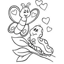 Coloriage Chenille et papillon entourés de cœurs