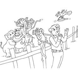 Coloriage Animaux du zoo jouant des tours à un visiteur