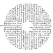 Coloriage Labyrinthe circulaire en forme de roue