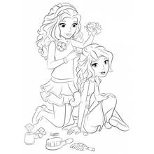 Coloriage Coiffeuse tressant les cheveux de son amie