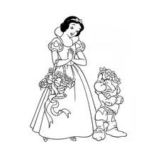 Coloriage Blanche Neige recevant des fleurs de Grincheux