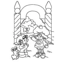 Coloriage Fraisinette et son amie devant un portail rayé