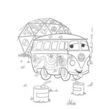 Coloriage Fraisinette : combi fleuri près d'un dôme décoré