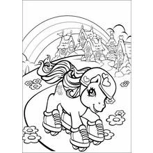 Coloriage Petit Poney sur des rollers près d'un village