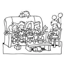 Coloriage Enfants fêtant un anniversaire ensemble Coloriage Enfants fêtant un anniversaire ensemble