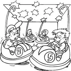 Coloriage Enfants sur des autos tamponneuses à la fête foraine