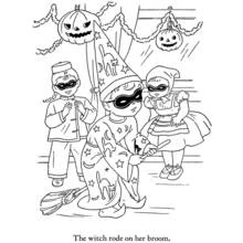 Coloriage Enfants déguisés avec masques pour une fête d'Halloween Coloriage Enfants déguisés avec masques pour une fête d'Halloween