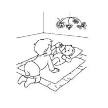 Coloriage Enfant observant un bébé sur un tapis
