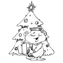 Coloriage Petit garçon tenant un cadeau devant un Sapin de Noël