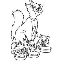 Coloriage Duchesse et ses chatons buvant du lait