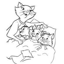 Coloriage Aristochats en famille blottis sous une couverture