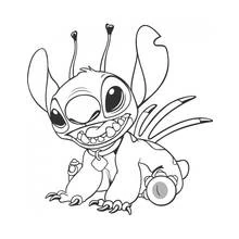Coloriage Stitch souriant avec ses griffes Coloriage Stitch souriant avec ses griffes