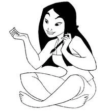 Coloriage Mulan se fait les ongles