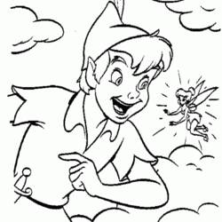 Coloriage Peter Pan pointant du doigt près de la Fée Clochette