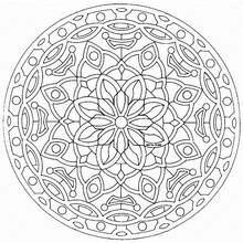 Coloriage Mandala fleur aux pétales superposés