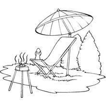 Coloriage Chaise longue sous un grand parasol