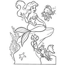 Coloriage Sirène sous l'eau avec poisson et crabe fleuri