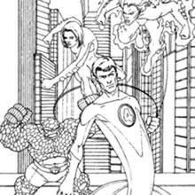 Coloriage Mr. Fantastique étirant ses bras à New York Coloriage Mr. Fantastique étirant ses bras à New York