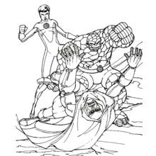 Coloriage La Torche Humaine et la Chose combattant Docteur Fatalis