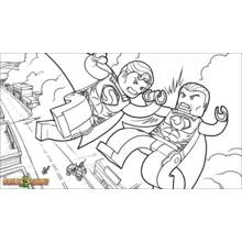 Coloriage Superman affrontant un super-héros rival dans le ciel